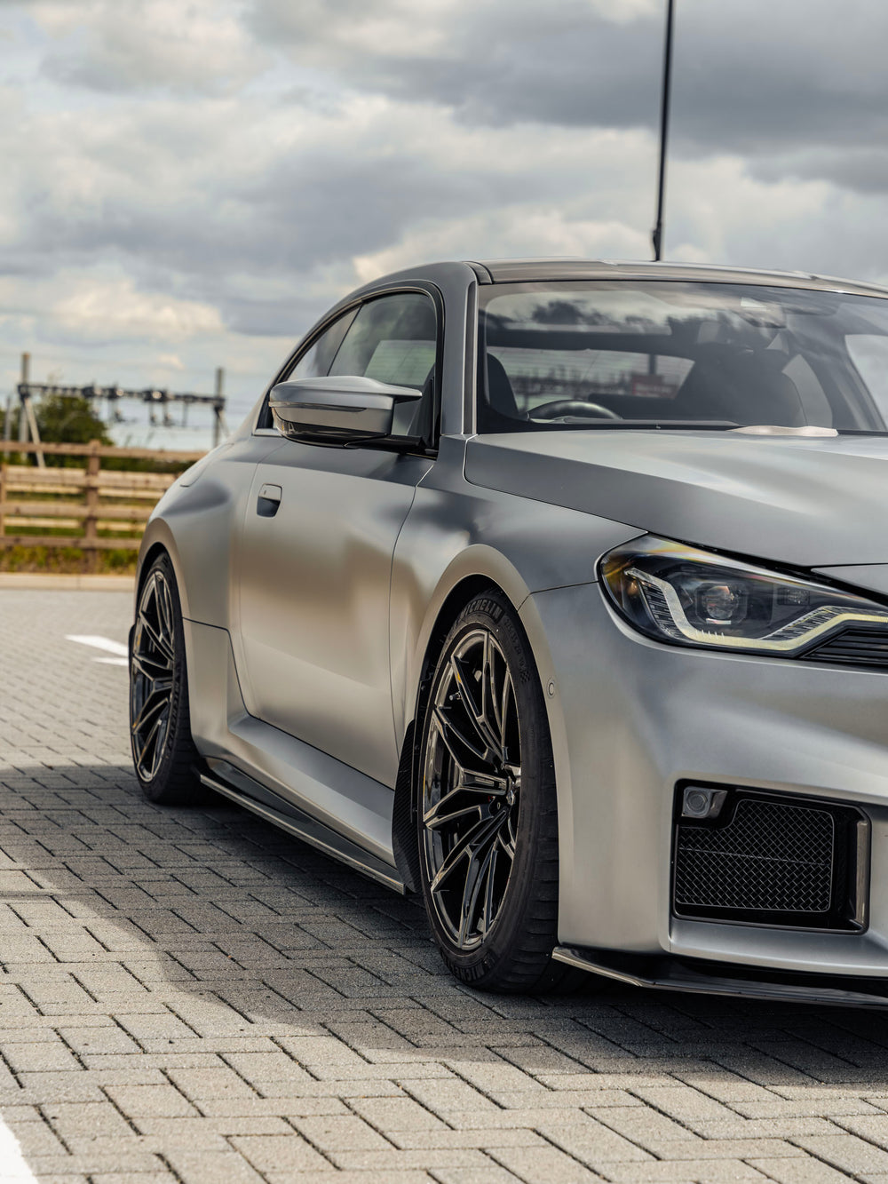 BMW M2 G87 EVO-S glanzend zwarte zijschorten door ZAERO (2023+)
