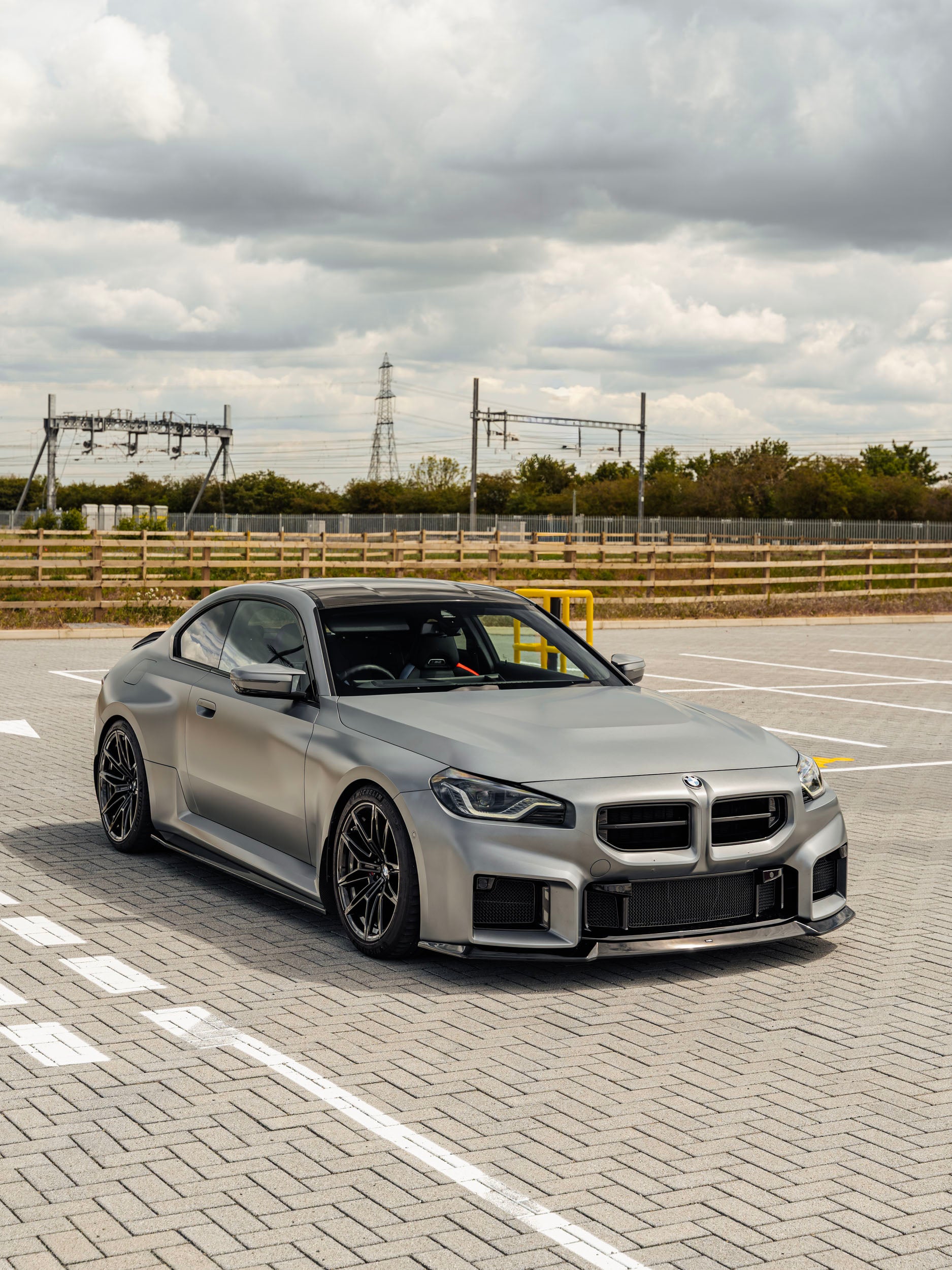 BMW M2 G87 EVO-S Hochglanz-Schwarz Karosseriebausatz von ZAERO