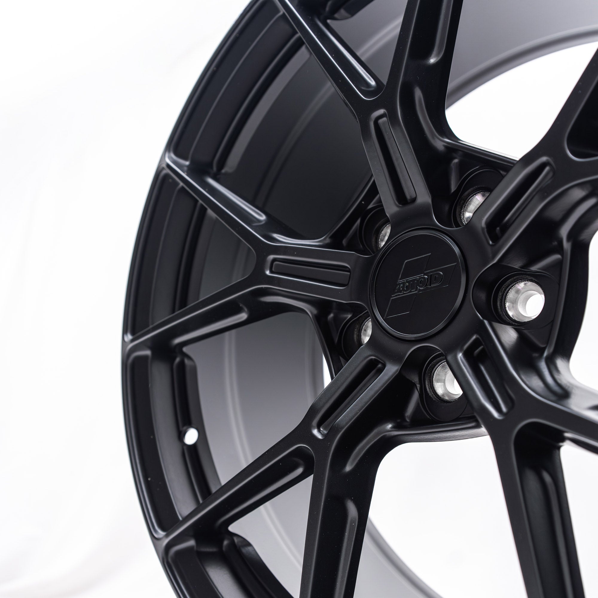 AU10 Flow Form 19" Limited Edition Wheels by AUTOID x Bola