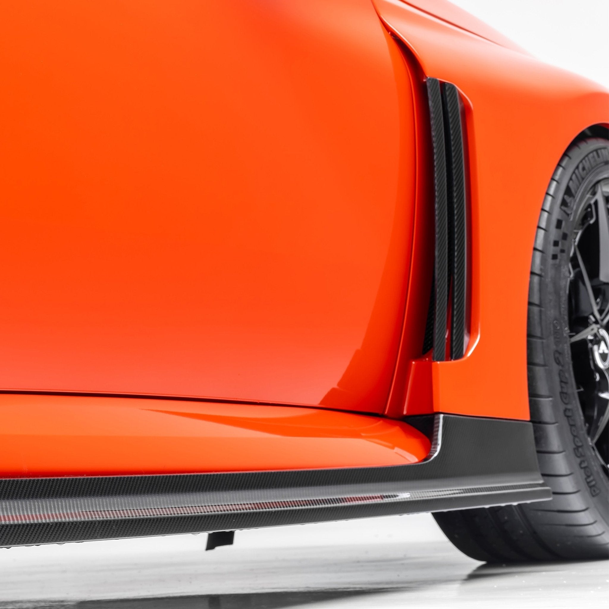 BMW G87 M2 VRS Aero Vented Fenders with Side Skirts by Vorsteiner - AUTOID - Replacement Fenders - Vorsteiner