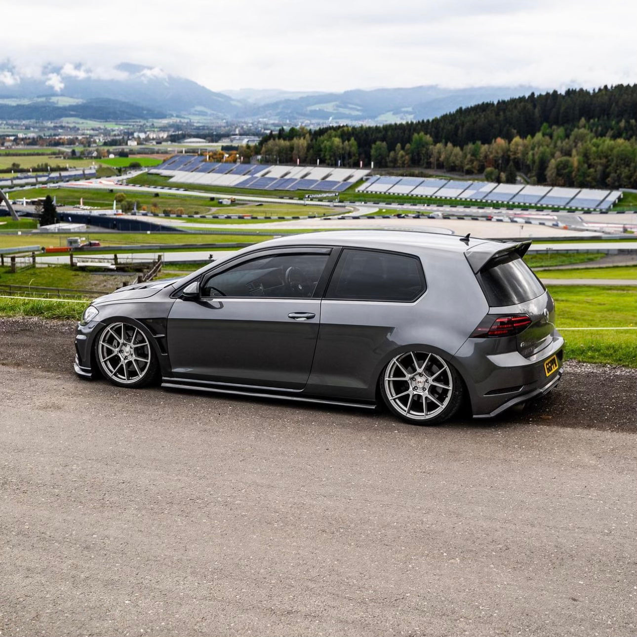 VW Golf Mk7 & Mk7.5 Carbon Fibre Front Fenders (2013-2020), Replacement Fenders, Essentials - AUTOID | Premium Automotive Accessories