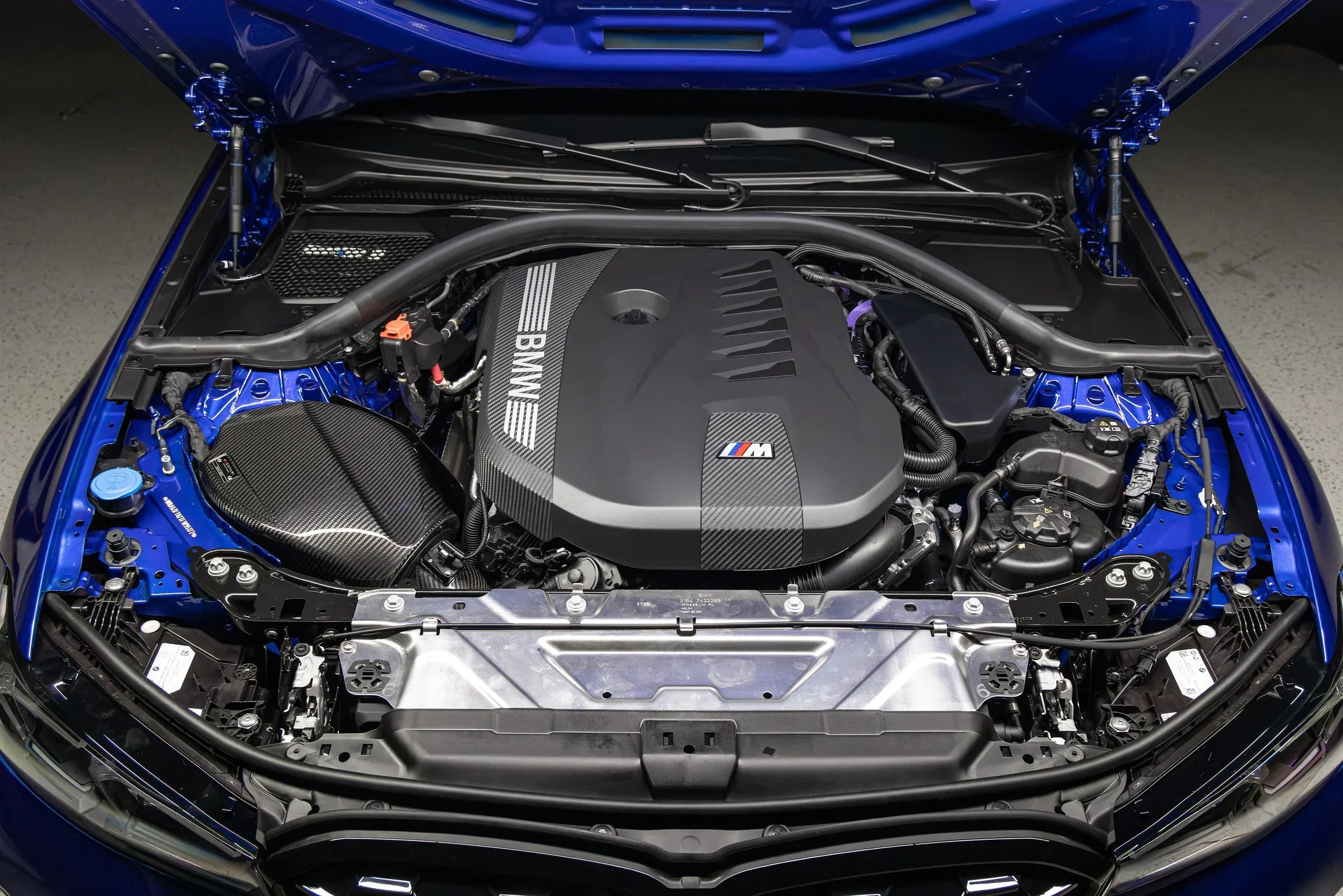 BMW G20 G21 G22 G23 G26 M340i M440i pre-preg carbon fibre air intake system product photo 1
