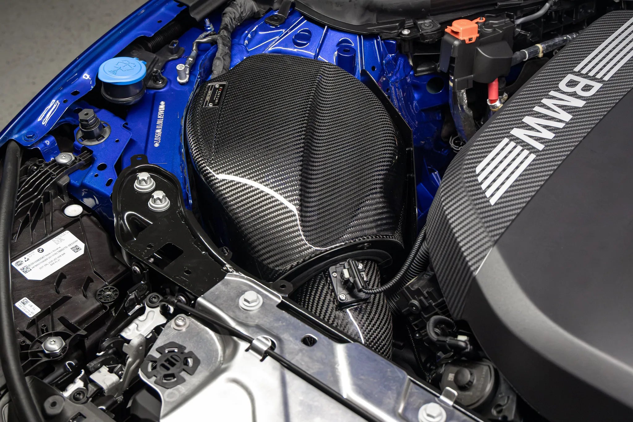 BMW G20 G21 G22 G23 G26 M340i M440i pre-preg carbon fibre air intake system product photo 3