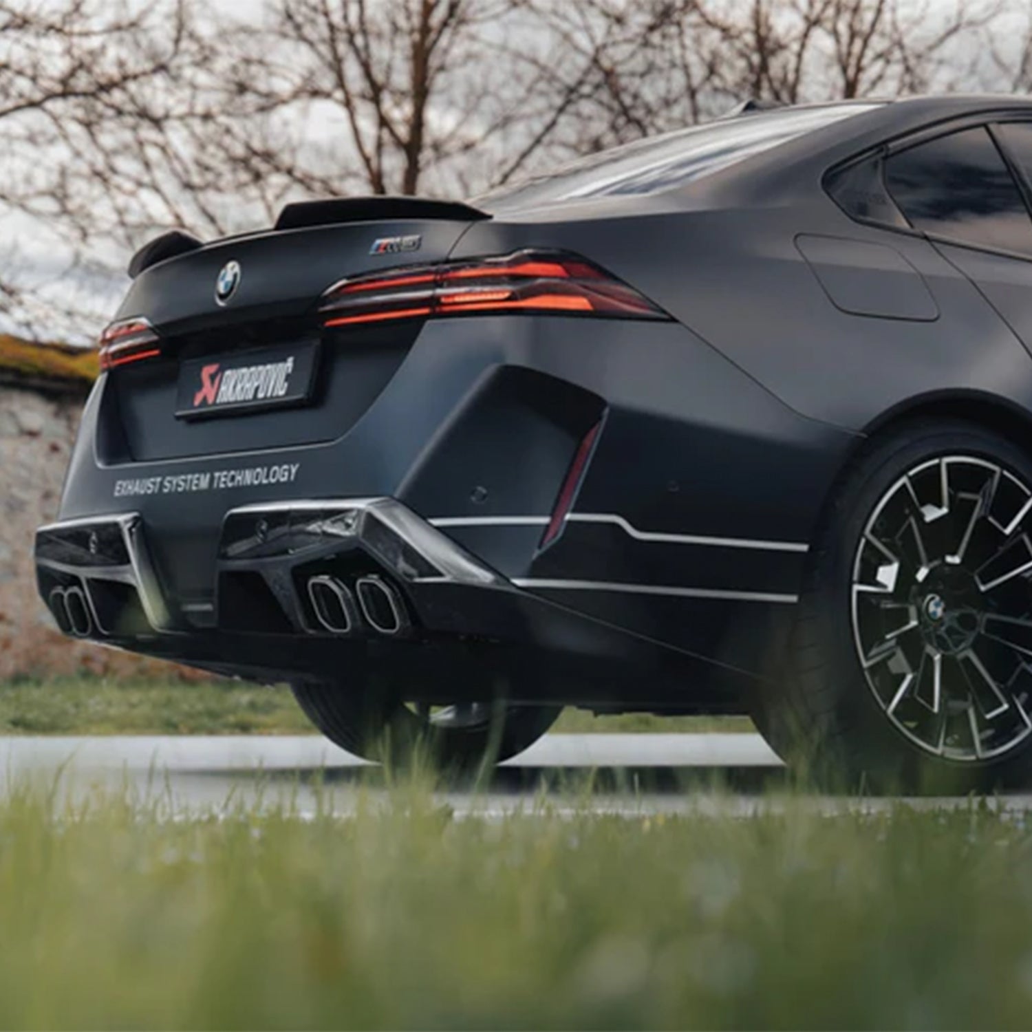 BMW M5 G90/G99 Carbon Fibre Rear Diffuser by Akrapovic