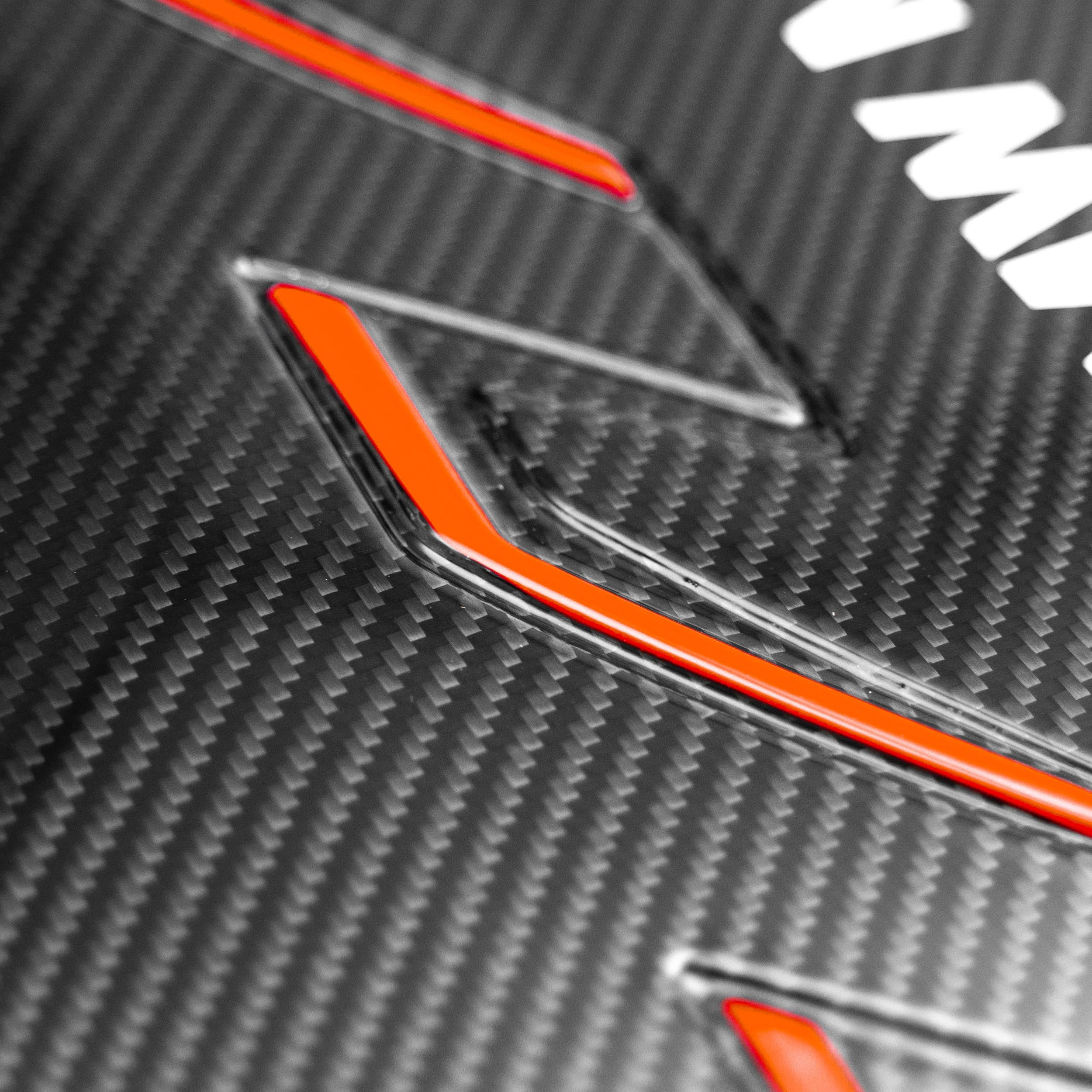 Cubierta de motor de fibra de carbono preimpregnada BMW M5 G90 G99 por FORM (2024+)