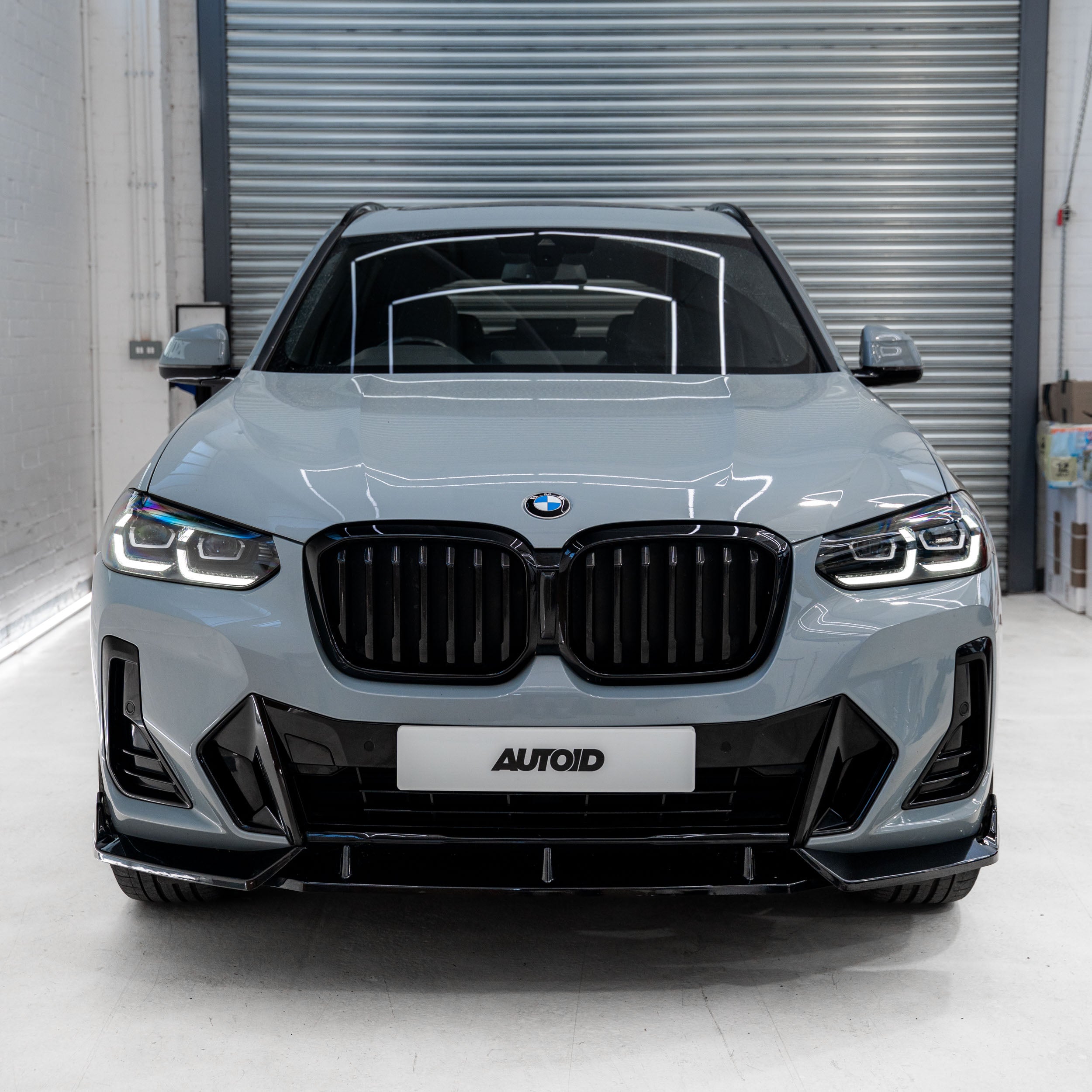 BMW iX3, X3 LCI G01 & X4 LCI G02 Divisor Frontal Competition Preto Brilhante da FORM (2021-2024)