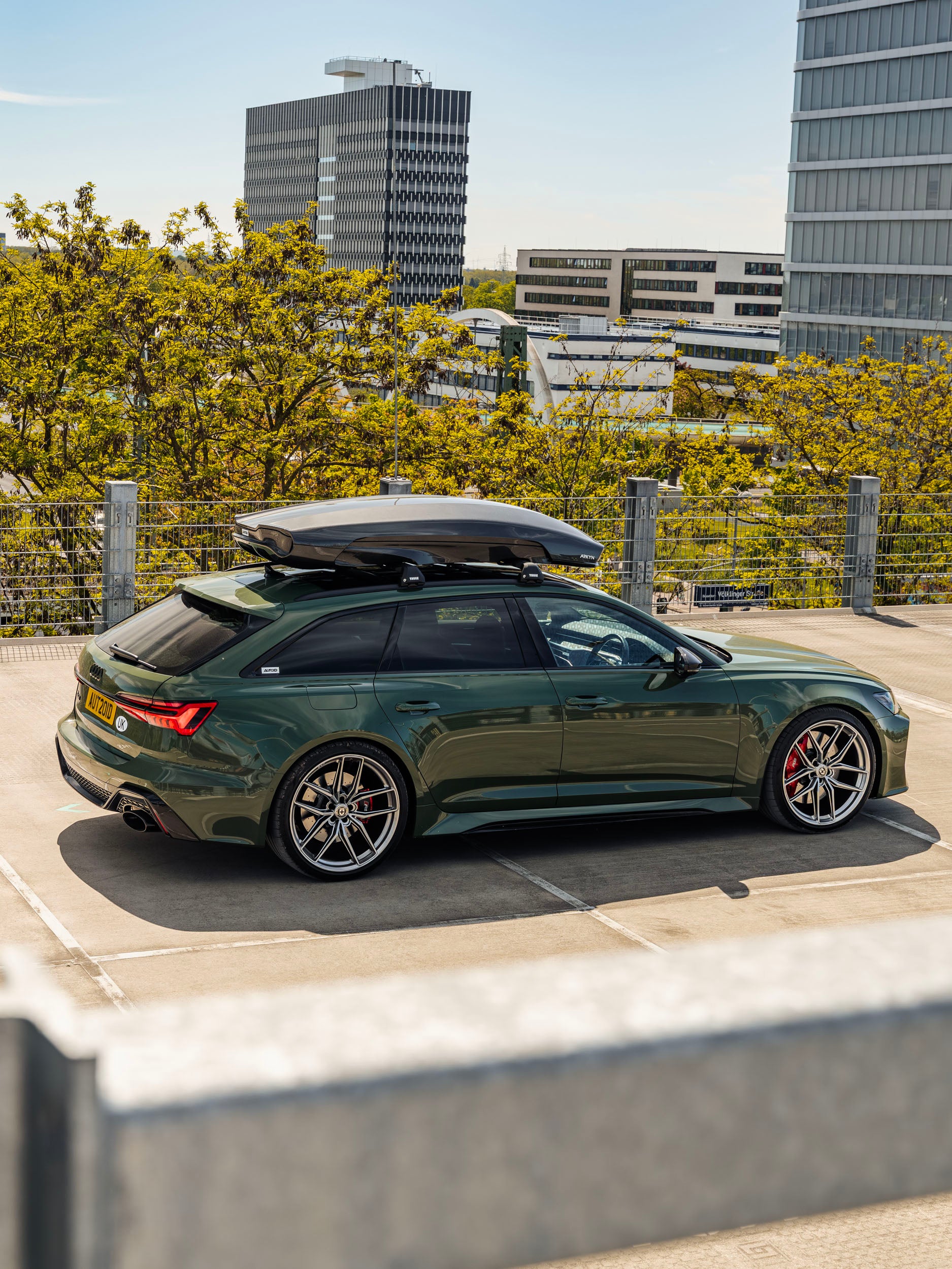 FALCON-1 Carbon Fibre Roof Box by ARKYN
