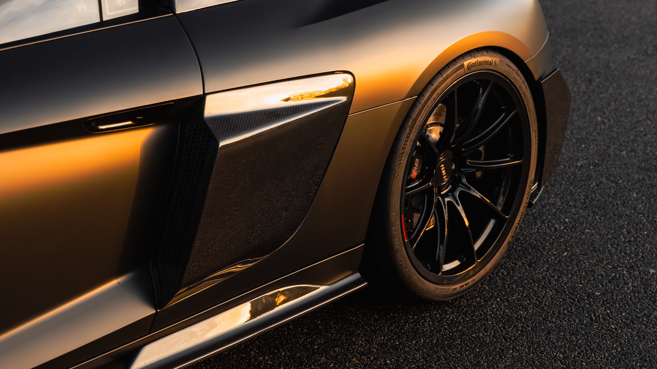 Modified Audi R8 4S Facelift with H&R lowering springs and 2Forge ZF8-R wheels