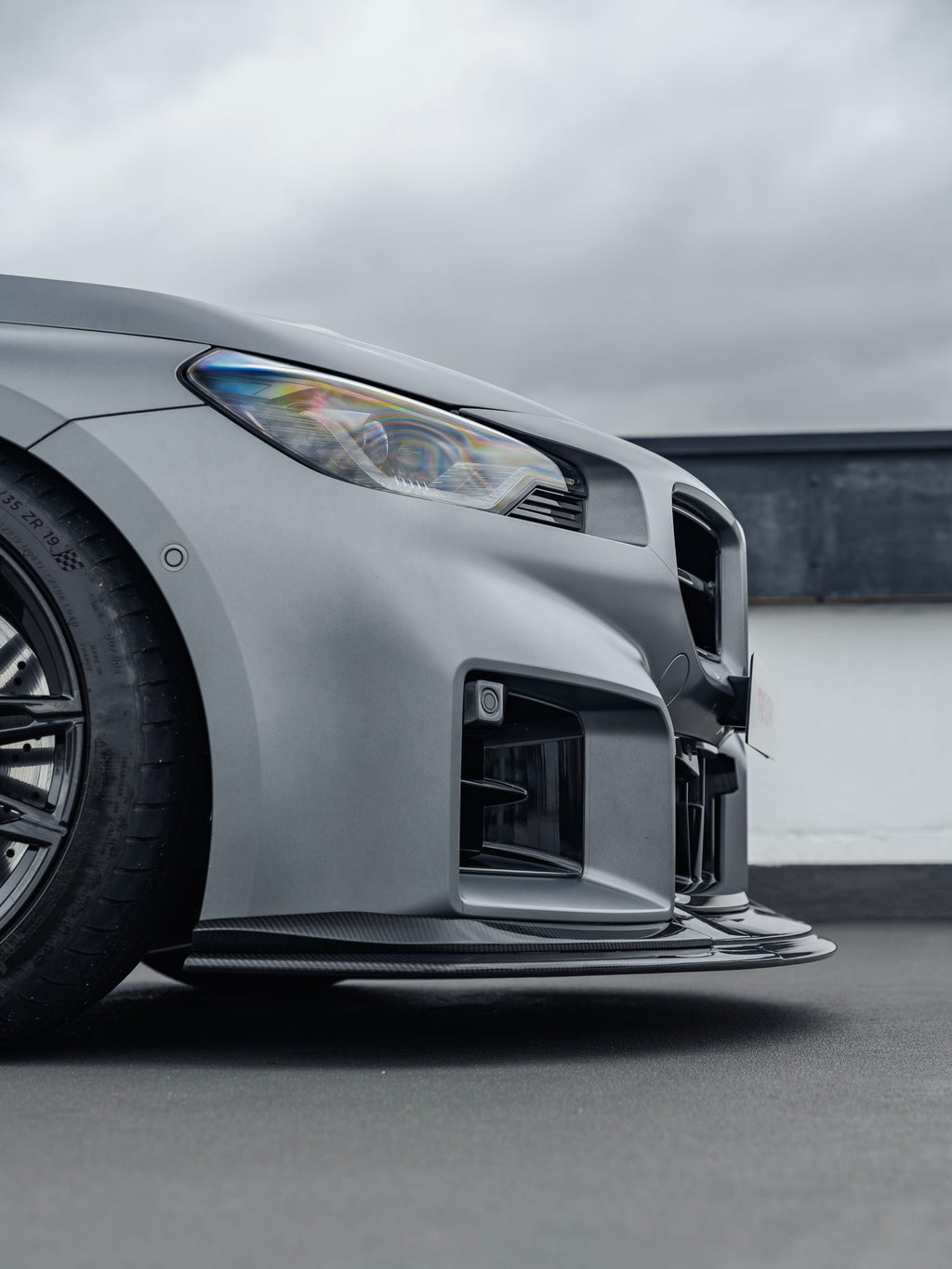 Splitter delantero de fibra de carbono Track TR87 para BMW G87 M2 por TREVORA (2023+)
