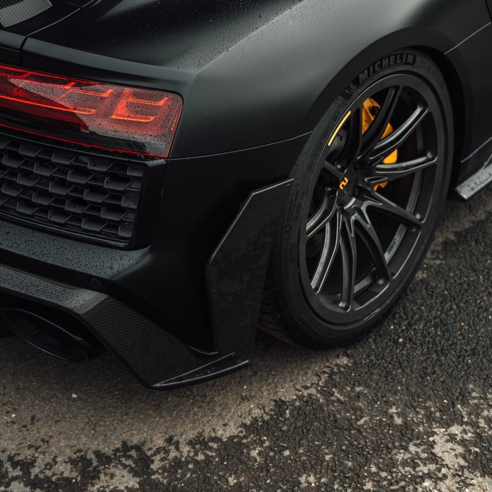 Audi R8 4S Facelift LCI Pre-Preg Carbon Fibre Rear Bumper Canards by FORM (2021-2024) - AUTOID® - Bumper Inserts & Trim - FORM Industries
