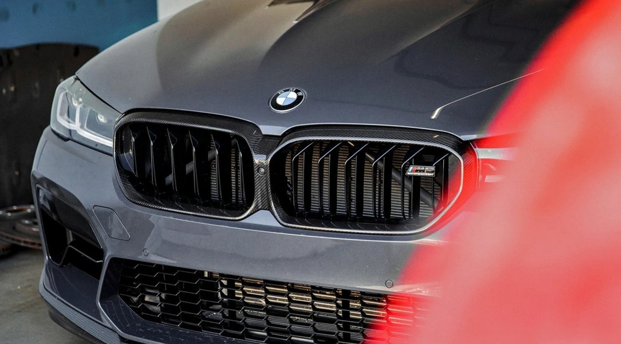 BMW 5 Series G30 & M5 F90 LCI Pre-Preg ID-01 Carbon Fibre Grille Surround by TREVORA (2020-2023) - AUTOID® - Front Grille - TREVORA