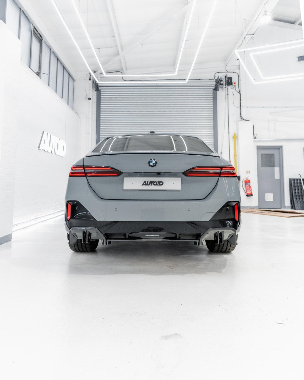 BMW 5 Series & i5 G60 G61 Pre-Preg Carbon Fibre Rear Diffuser by FORM (2024+) - AUTOID® - Rear Spoilers - FORM Industries