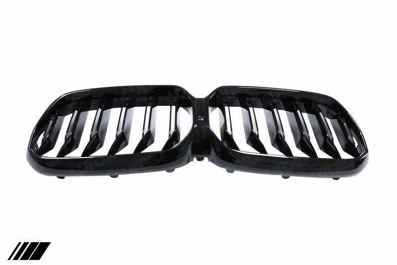 BMW 5 Series LCI G30 G31 Gloss Black Kidney Grilles by FORM (2020-2023) - AUTOID® - Front Grille - FORM Industries
