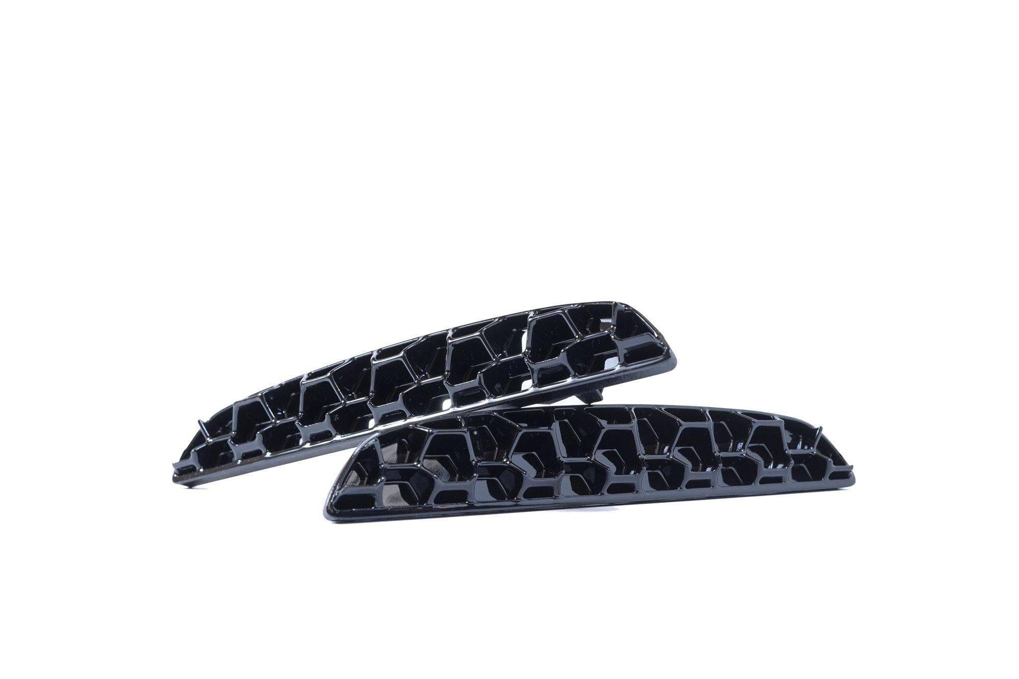 BMW M5 F90 Honeycomb Rear Reflector Deletes by Acexxon (2017-2023) - AUTOID® - Reflector Inserts & Overlays - Acexxon Motorsports