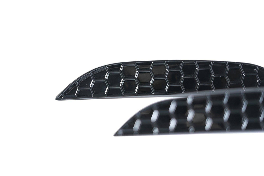BMW M5 F90 Honeycomb Rear Reflector Deletes by Acexxon (2017-2023) - AUTOID® - Reflector Inserts & Overlays - Acexxon Motorsports