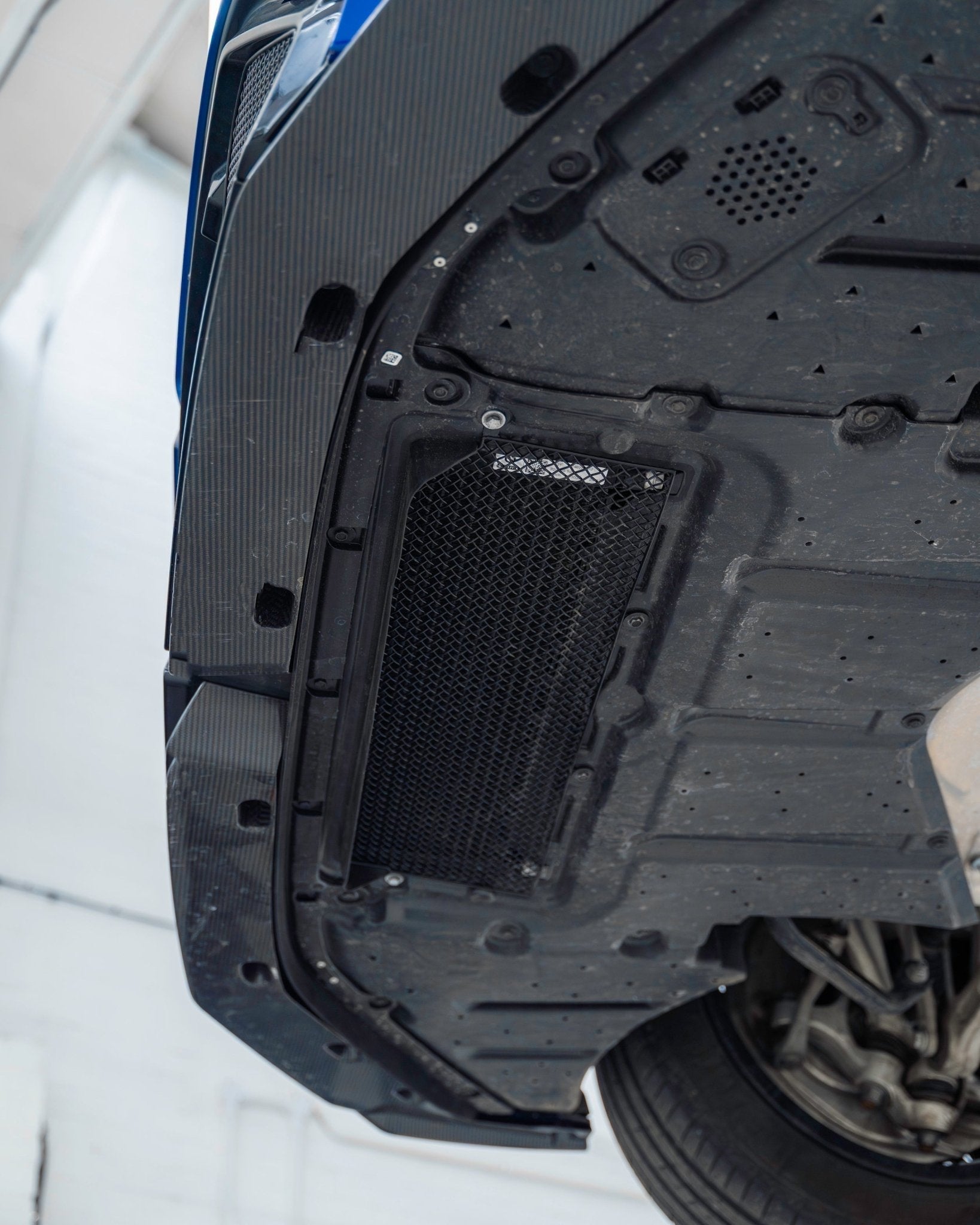 BMW M5 G90 G99 Oil Cooler Protector Kit by Zunsport - AUTOID® - Front Grille - Zunsport