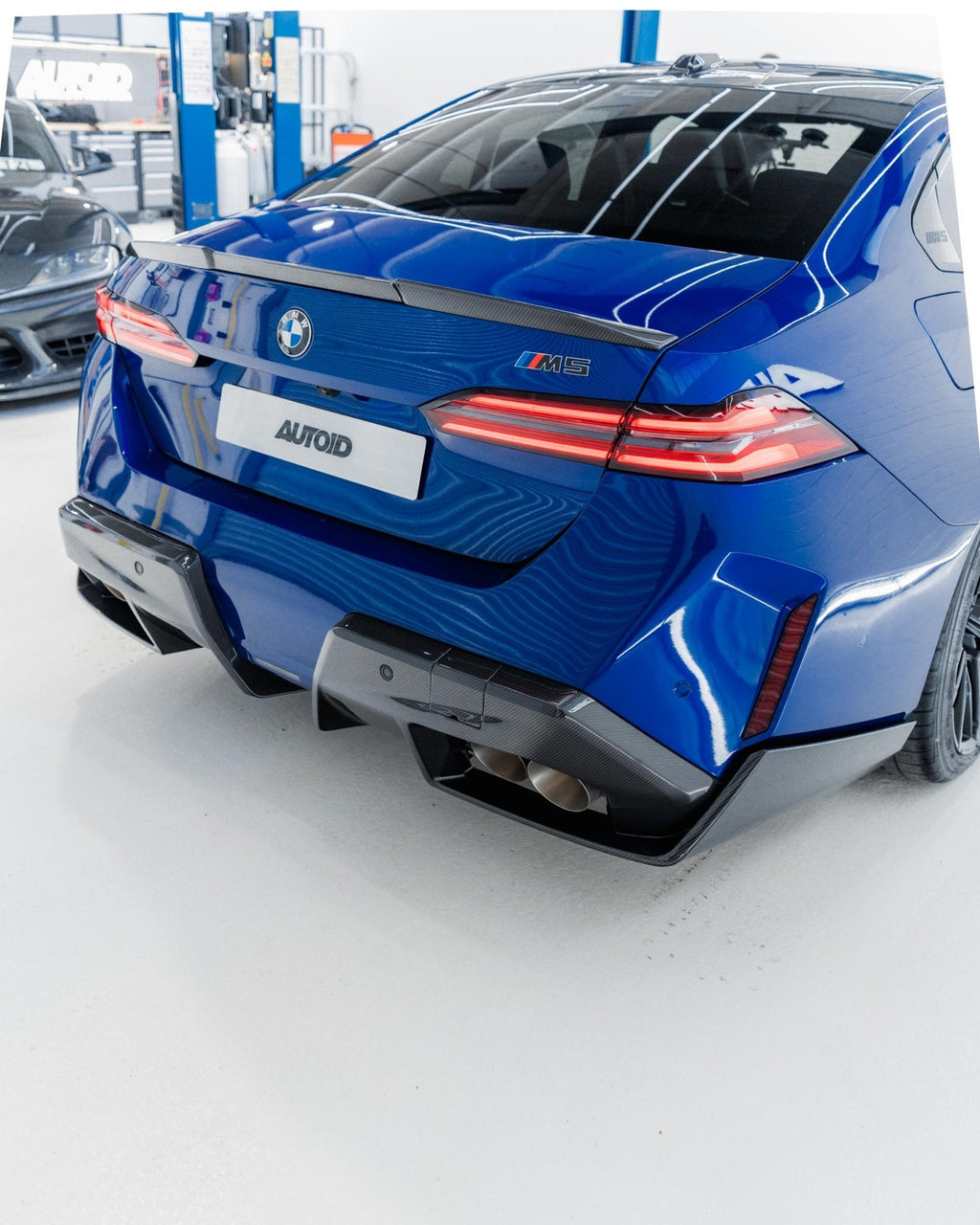 BMW M5 G90 G99 Pre-Preg Carbon Fibre Rear Diffuser by FORM (2024+) - AUTOID® - Rear Diffusers - FORM Industries
