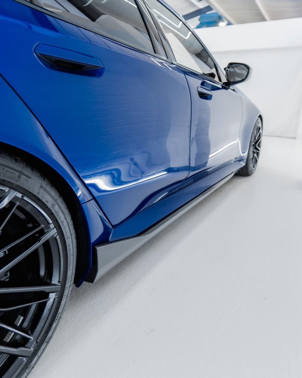 BMW M5 G90 G99 Pre-Preg Carbon Fibre Side Skirts by FORM (2024+) - AUTOID® - Side Skirts & Winglets - FORM Industries