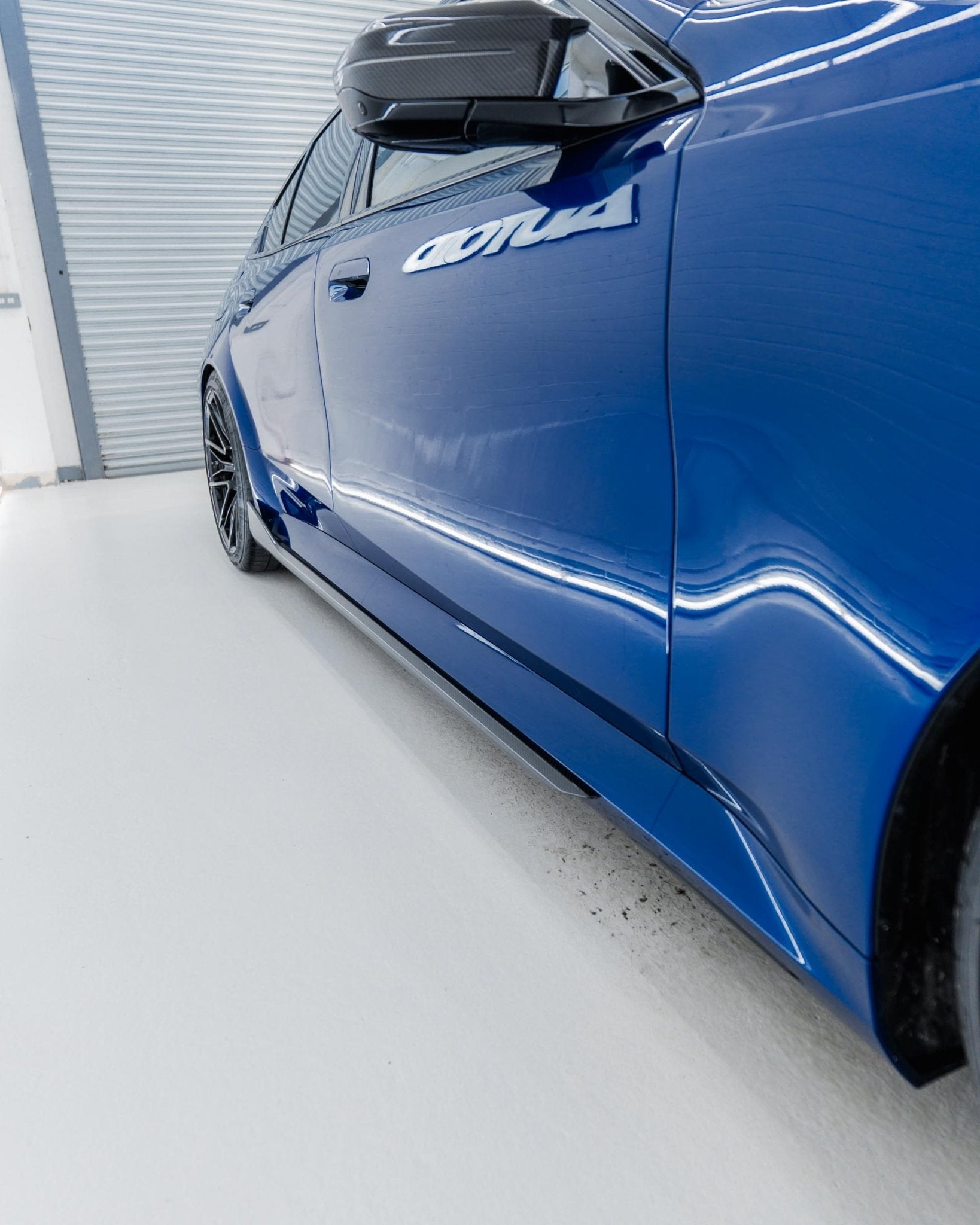 BMW M5 G90 G99 Pre-Preg Carbon Fibre Side Skirts by FORM (2024+) - AUTOID® - Side Skirts & Winglets - FORM Industries