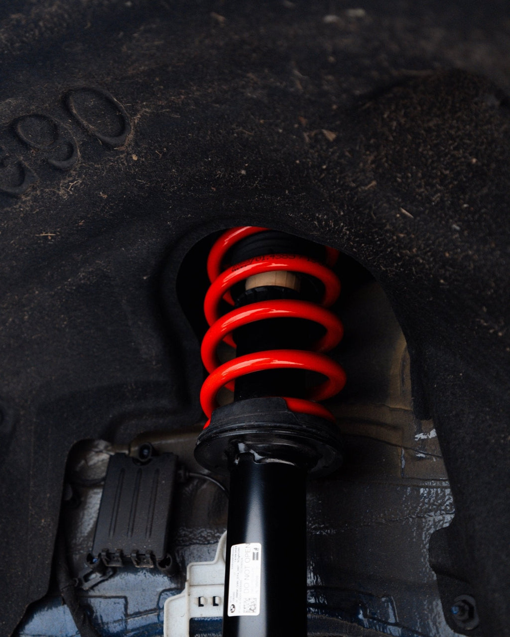 BMW M5 G90 Saloon OEM+ Stance Kit with Springs & Spacers - AUTOID® - Lowering Springs - Cobra