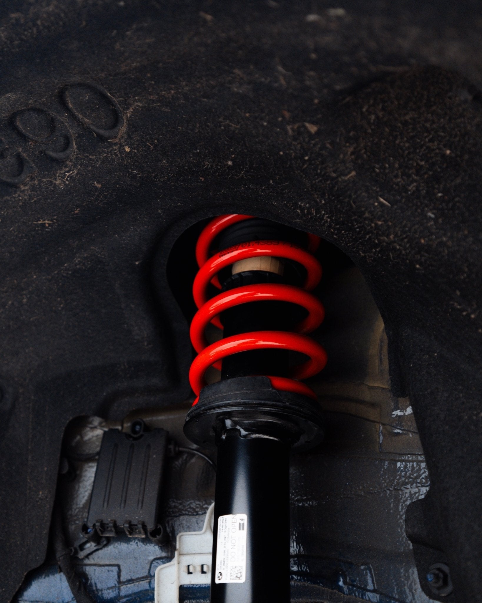 BMW M5 G90 Saloon OEM+ Stance Kit with Springs & Spacers - AUTOID® - Lowering Springs - Cobra