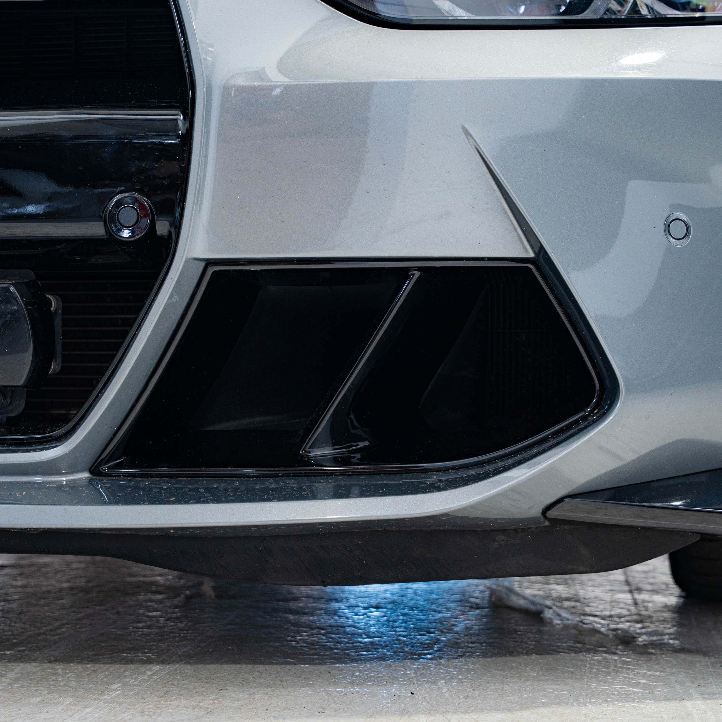 BMW G80 G81 M3 & G82 G83 M4 Glanzend Zwarte Prestatiestijl Voorste Luchtkanalen door FORM (2021+)