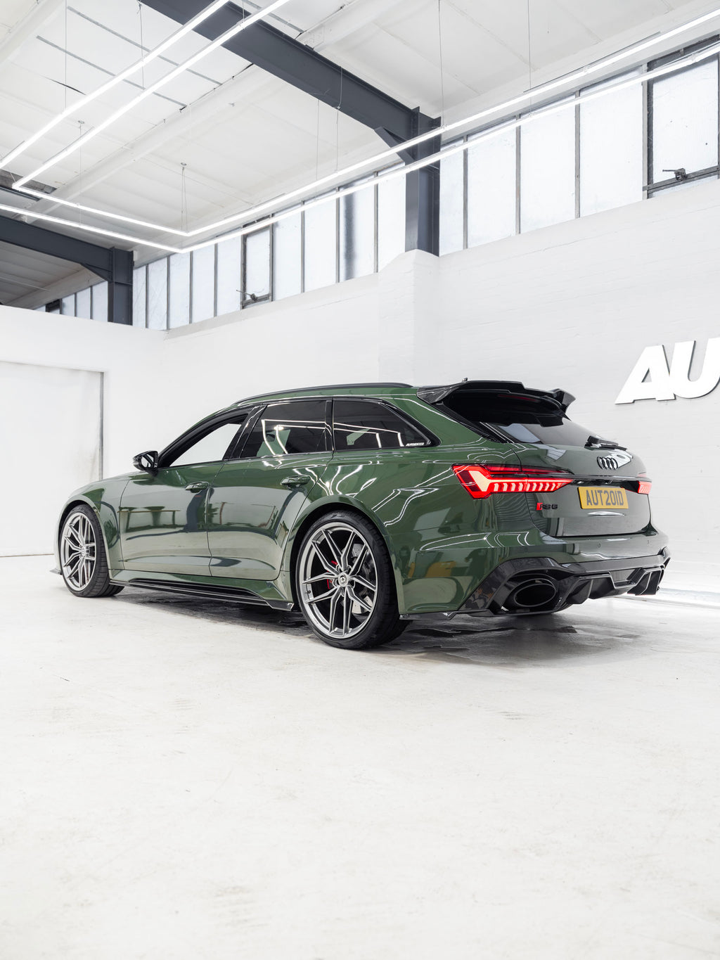 Audi RS6 & RS7 C8 FI-1 Pre-preg Carbon Fibre Rear Diffuser by FORM (2020+)