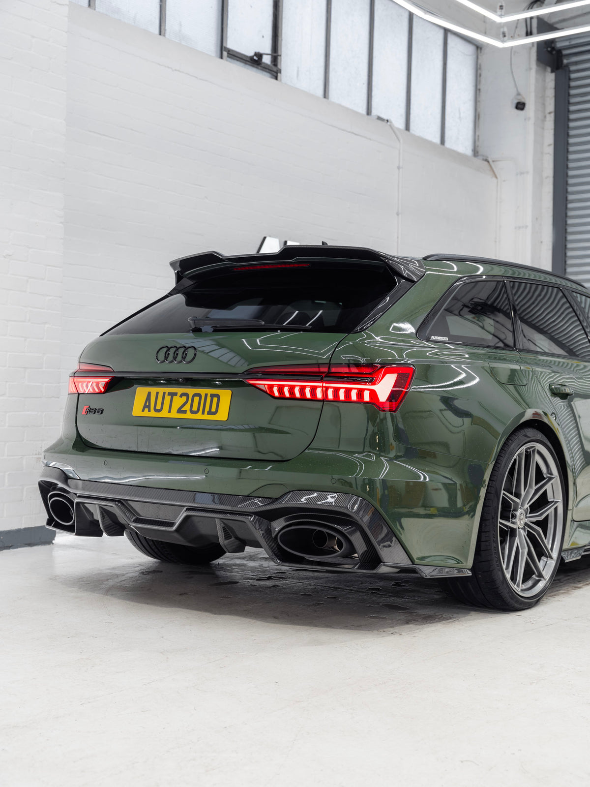 Audi RS6 & RS7 C8 FI-1 Pre-preg Carbon Fibre Rear Diffuser by FORM (2020+)