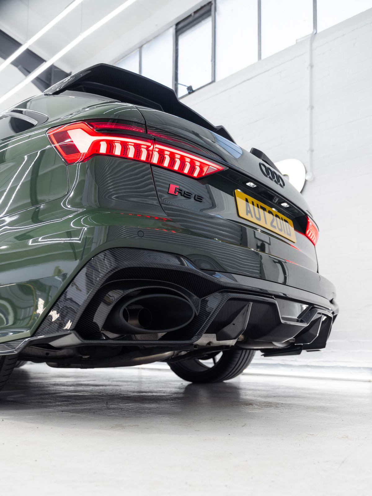 Audi RS6 & RS7 C8 FI-1 Pre-preg Carbon Fibre Rear Diffuser by FORM (2020+)