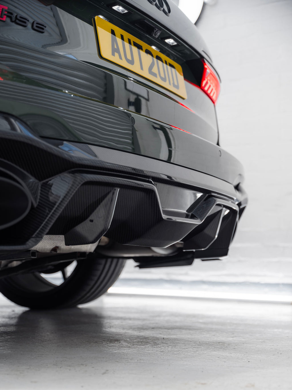 Audi RS6 C8 FI-1 Pre-preg Carbon Fibre Full Body Kit by FORM (2020+)