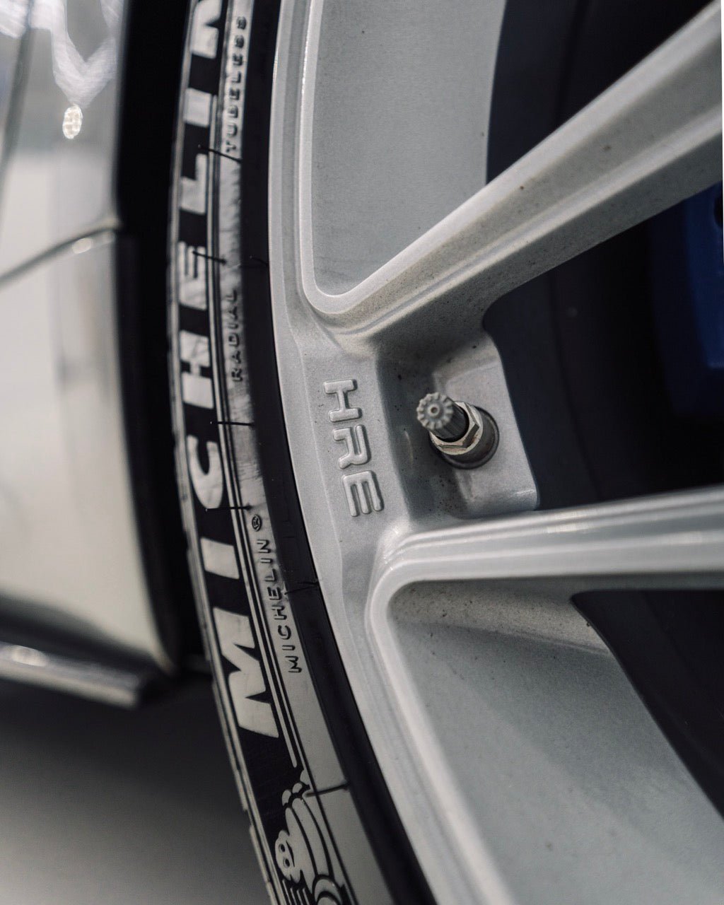 HRE FF11 Flowform Alloy Wheels Set of 4 - AUTOID® - Flow Forged Wheels - HRE Performance Wheels