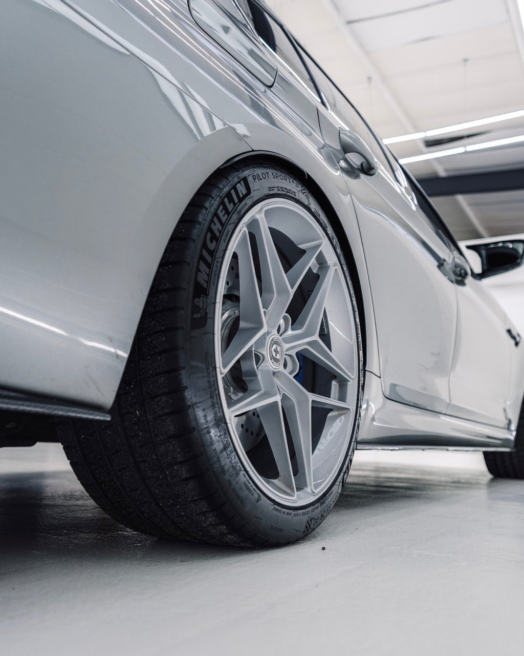 HRE FF11 Flowform Alloy Wheels Set of 4 - AUTOID® - Flow Forged Wheels - HRE Performance Wheels