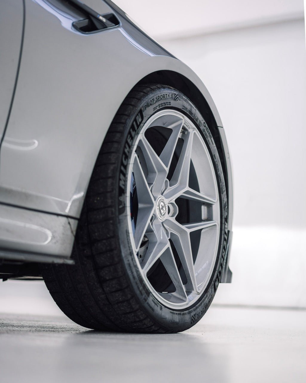 HRE FF11 Flowform Alloy Wheels Set of 4 - AUTOID® - Flow Forged Wheels - HRE Performance Wheels