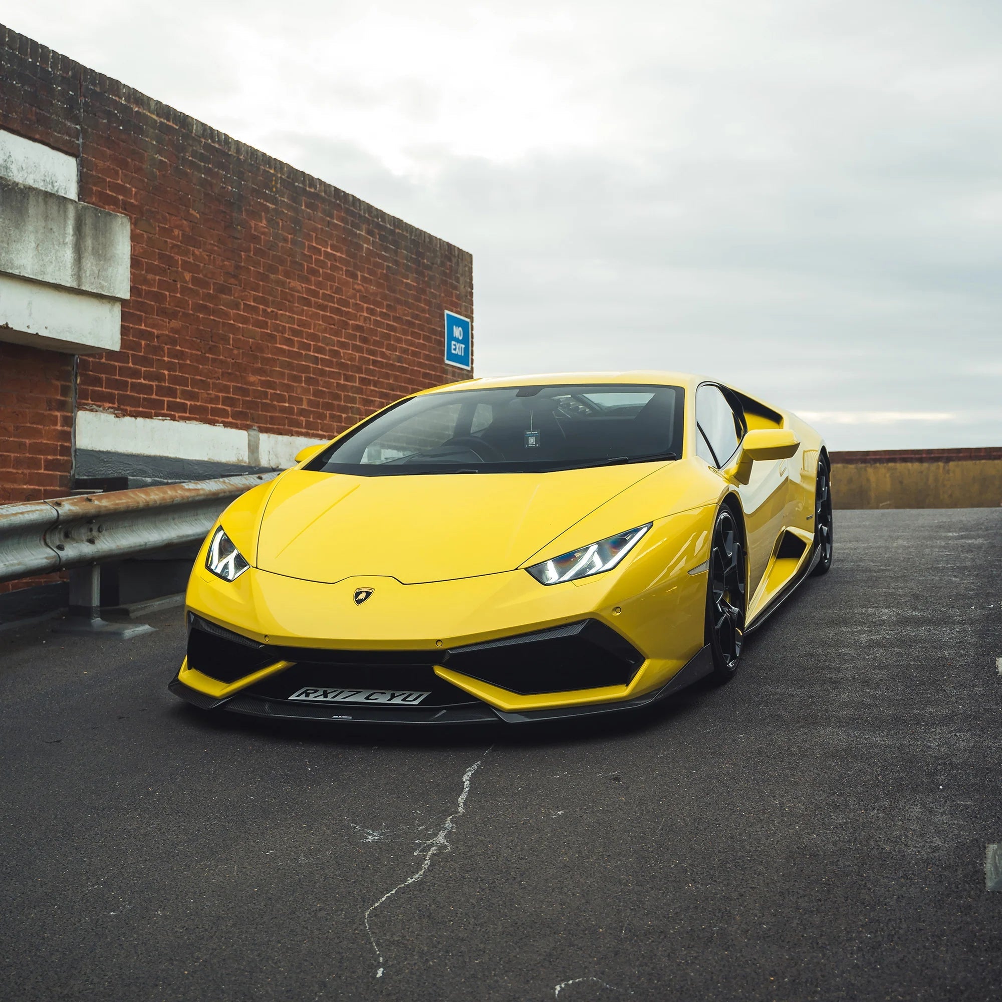 Lamborghini Huracan LP610 - 4 Pre - Preg Carbon Fibre Side Skirts - AUTOID - Side Skirts & Winglets - CT Design