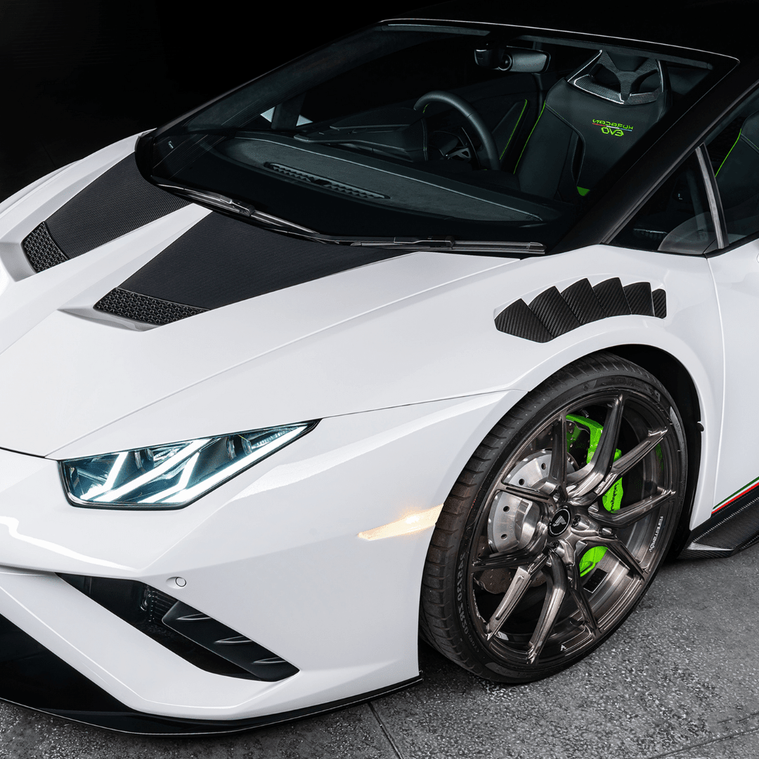 Lamborghini Huracán Novara Edizione Aero Front Fenders with Integrated Vents and Splash Shields by Vorsteiner - AUTOID® - Fender Trim - Vorsteiner