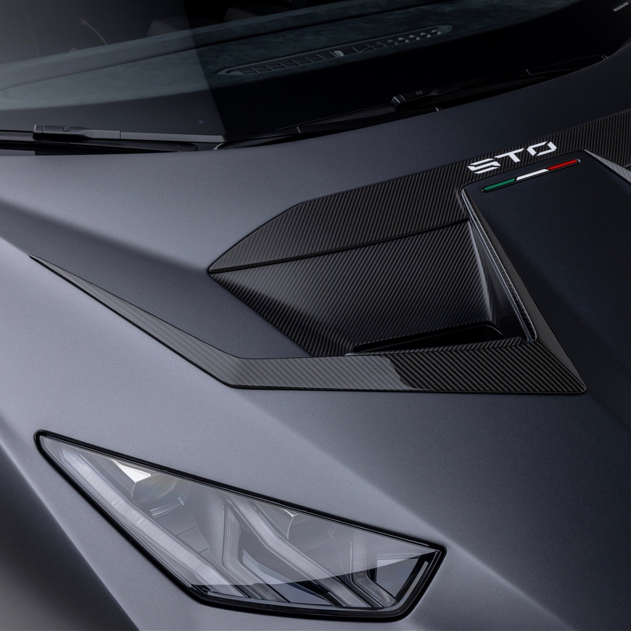 Lamborghini Huracan STO Aero Hood Ducts Carbon Fiber by Vorsteiner - AUTOID® - Front Hood - Vorsteiner