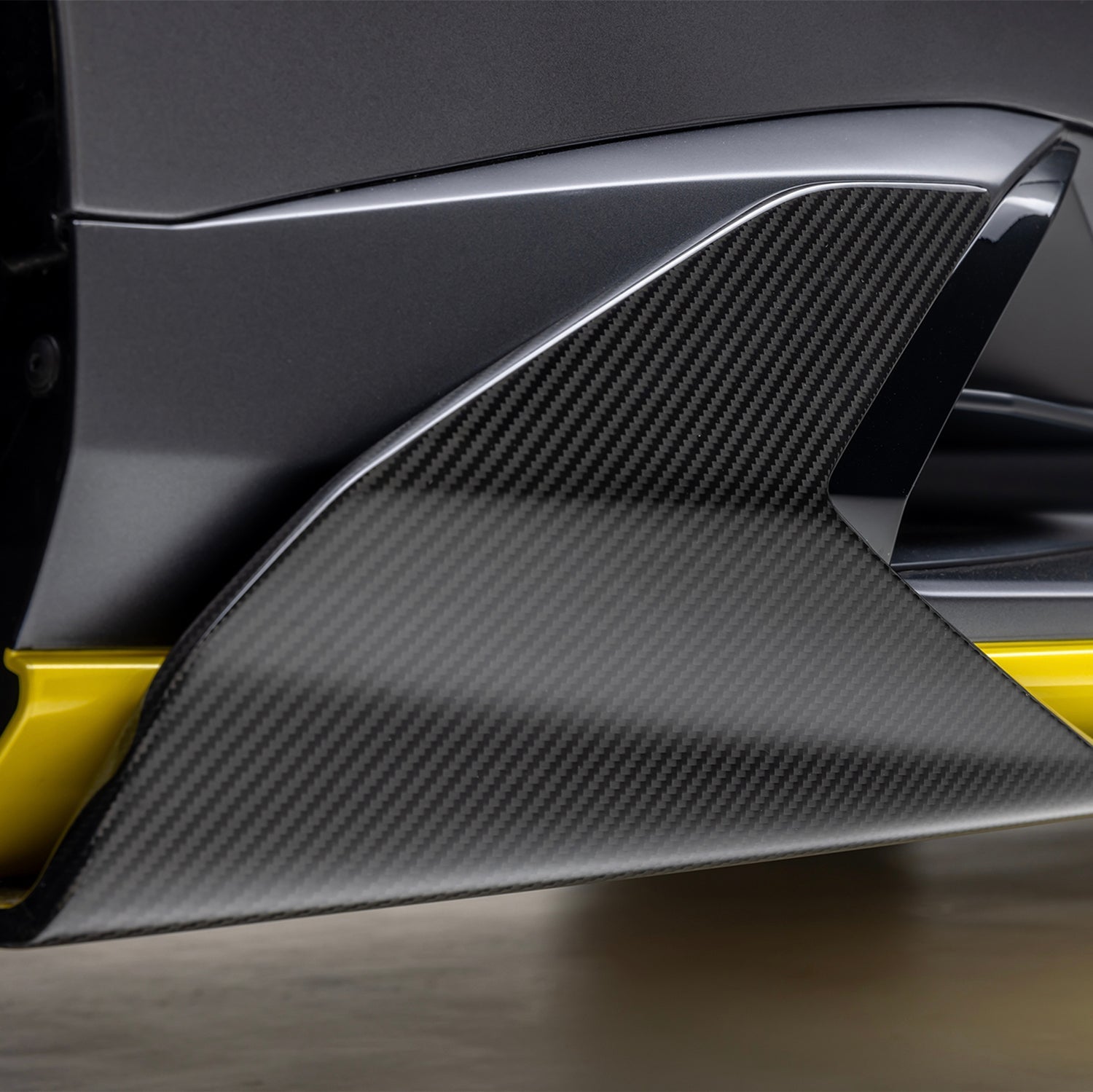 Lamborghini Huracan STO Side Rocker Carbon Fiber by Vorsteiner - AUTOID® - Side Skirts & Winglets - Vorsteiner