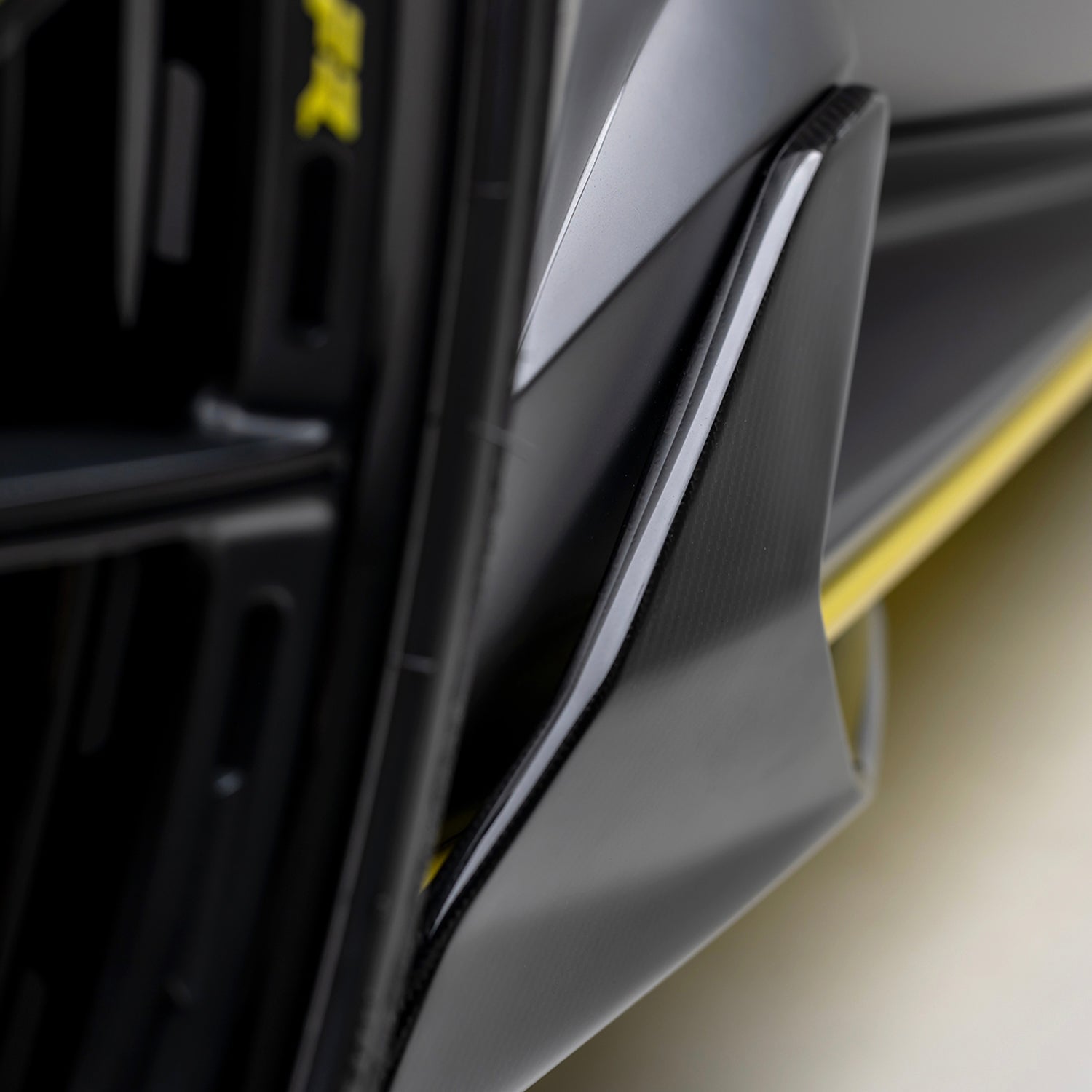 Lamborghini Huracan STO Side Rocker Carbon Fiber by Vorsteiner - AUTOID® - Side Skirts & Winglets - Vorsteiner