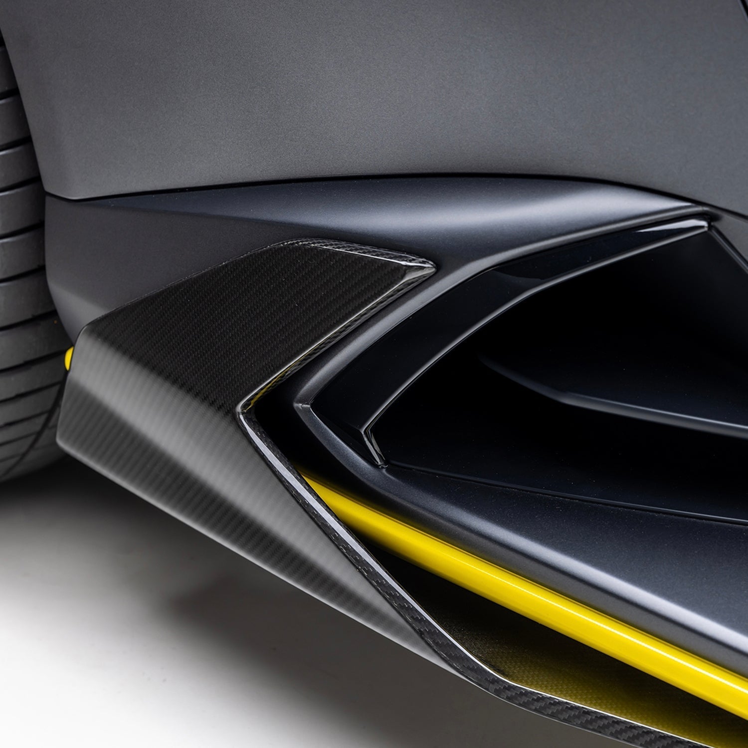 Lamborghini Huracan STO Side Rocker Carbon Fiber by Vorsteiner - AUTOID® - Side Skirts & Winglets - Vorsteiner