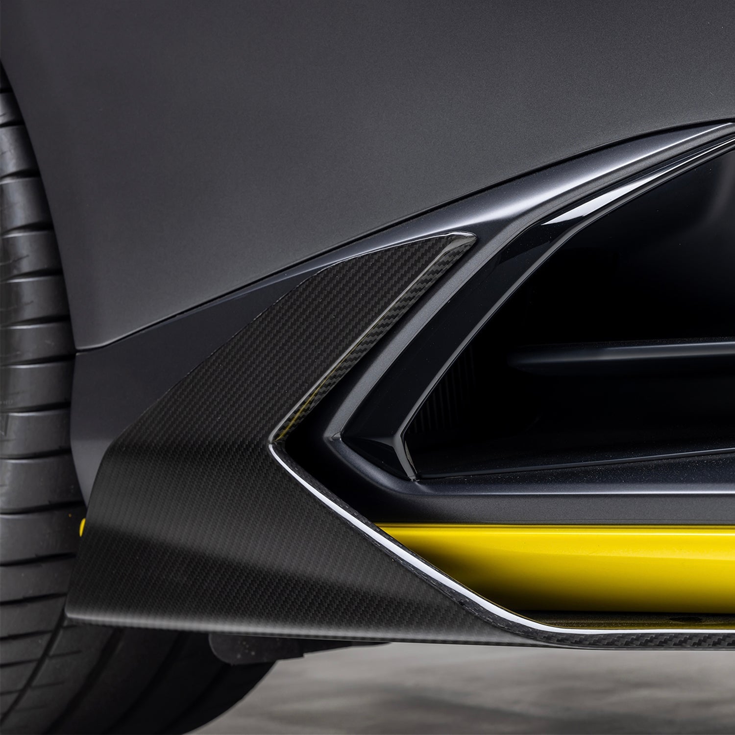 Lamborghini Huracan STO Side Rocker Carbon Fiber by Vorsteiner - AUTOID® - Side Skirts & Winglets - Vorsteiner