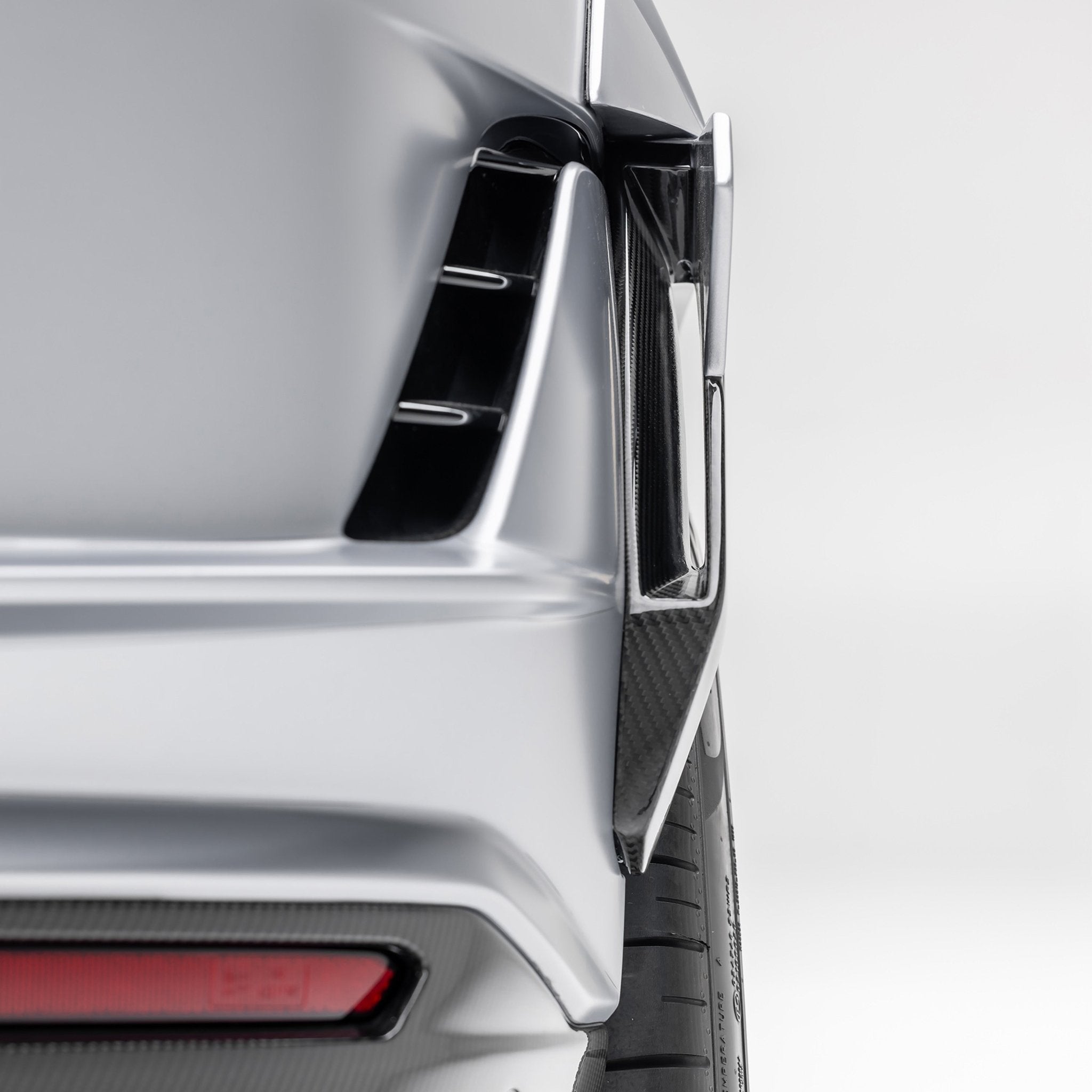Lamborghini Urus Performante Edizione Aero Fender Flares by Vorsteiner - AUTOID - Fender Trim - Vorsteiner