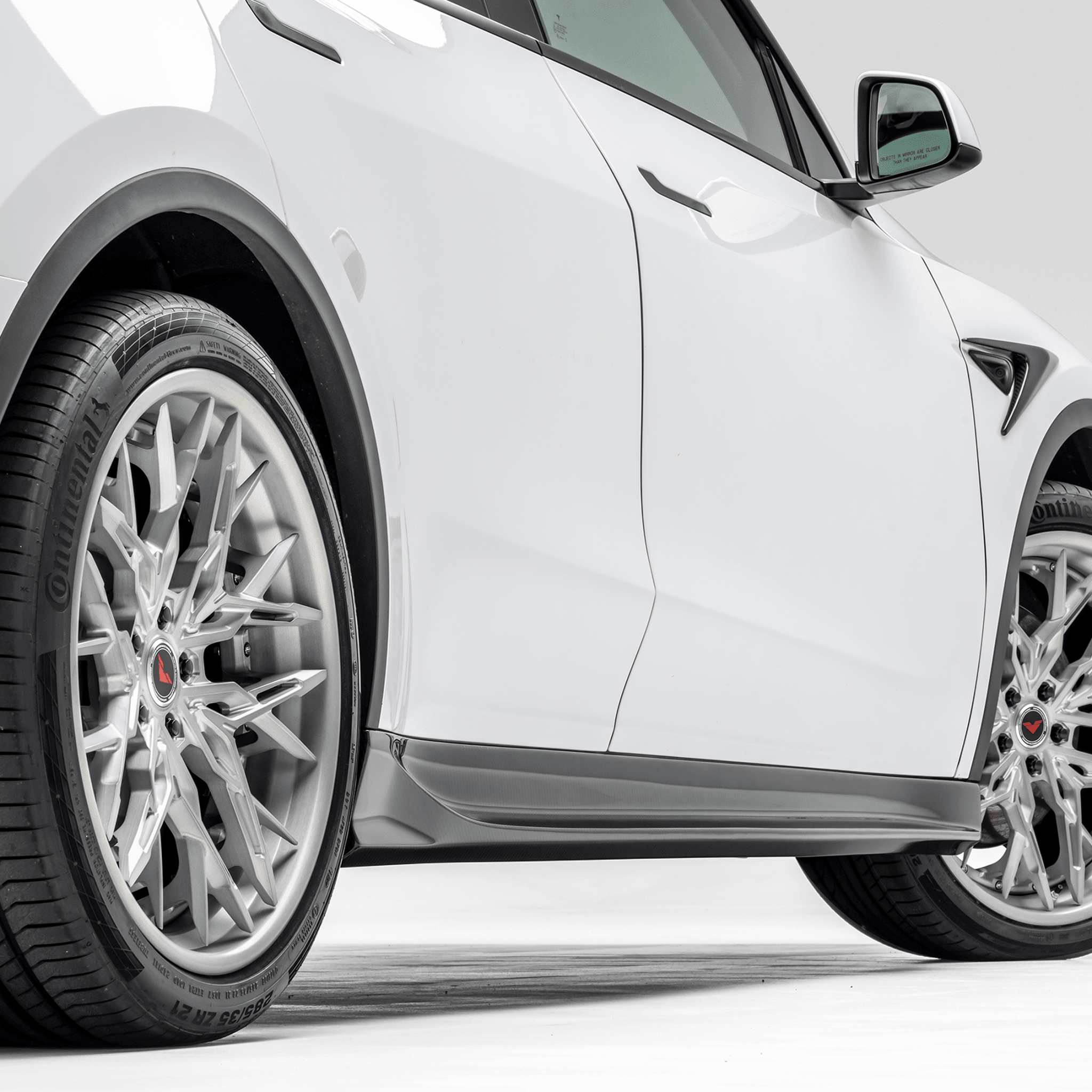 Tesla Model Y Aero Side Skirts by Vorsteiner - AUTOID® - Side Skirts & Winglets - Vorsteiner