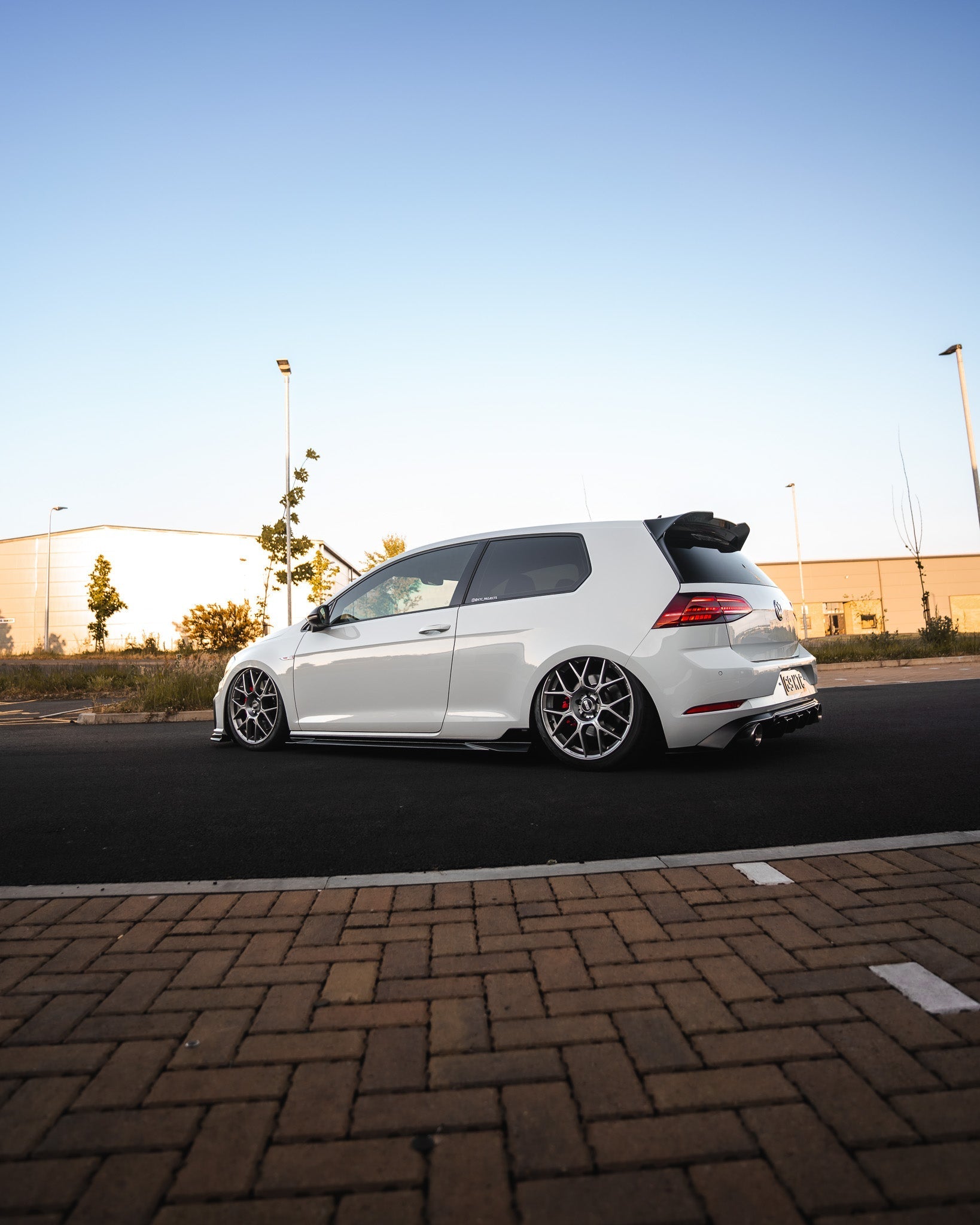 VW Golf, Golf GTI & Golf R Mk7 / Mk7.5 EVO-1 Gloss Black Side Skirts by ZAERO (2014-2020) - AUTOID® - Side Skirts & Winglets - Zaero Design