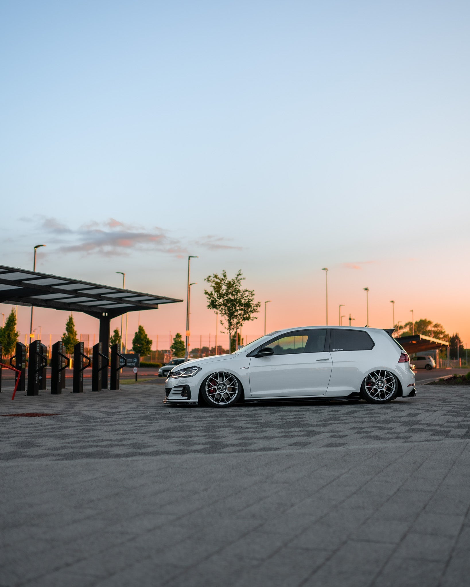 VW Golf, Golf GTI & Golf R Mk7 / Mk7.5 EVO-1 Gloss Black Side Skirts by ZAERO (2014-2020) - AUTOID® - Side Skirts & Winglets - Zaero Design