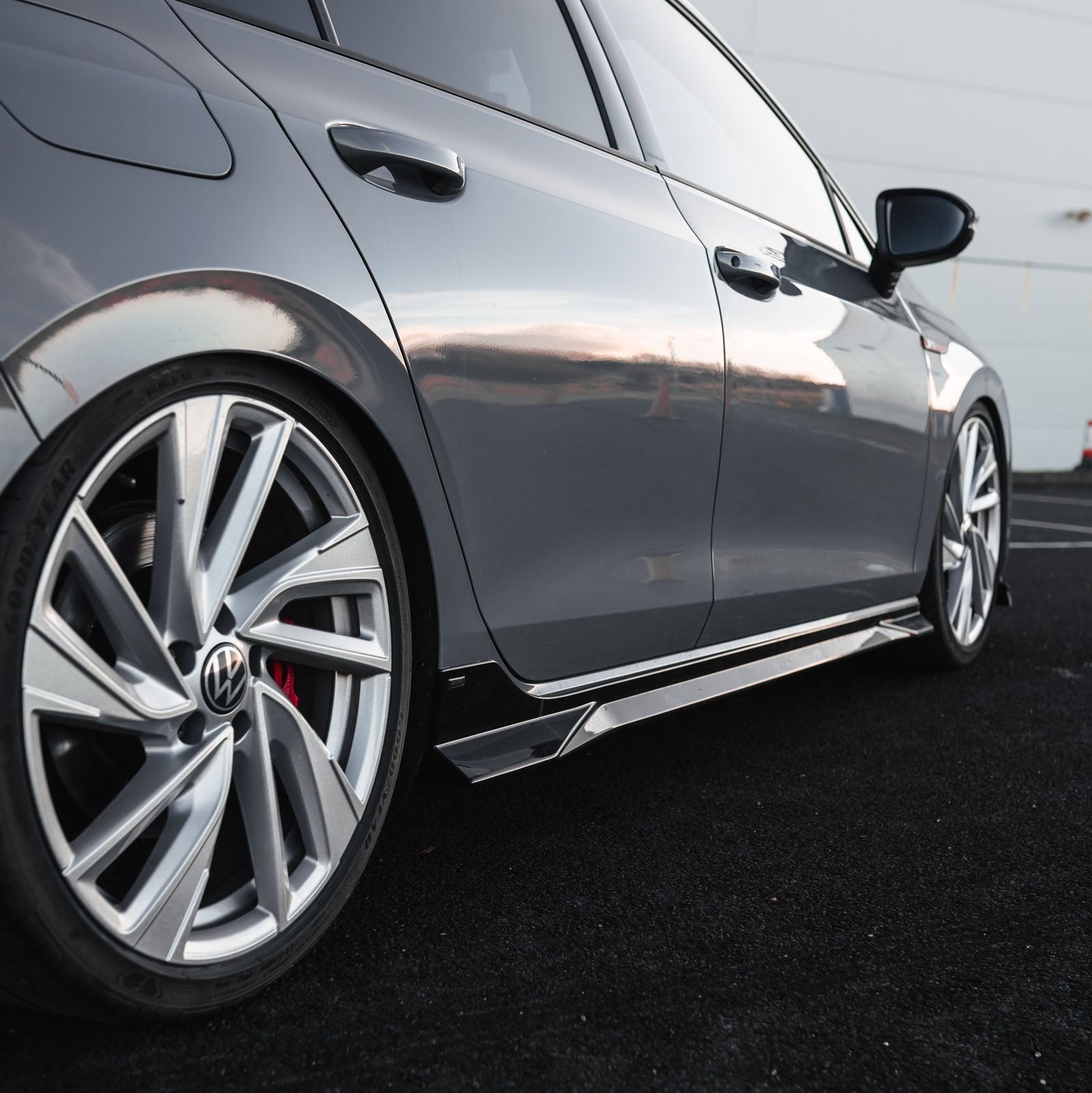 VW Golf / Golf GTI / Golf R Mk8 & Mk8.5 EVO-1 Gloss Black Side Skirts by ZAERO (2020+) - AUTOID® - Side Skirts & Winglets - Zaero Design