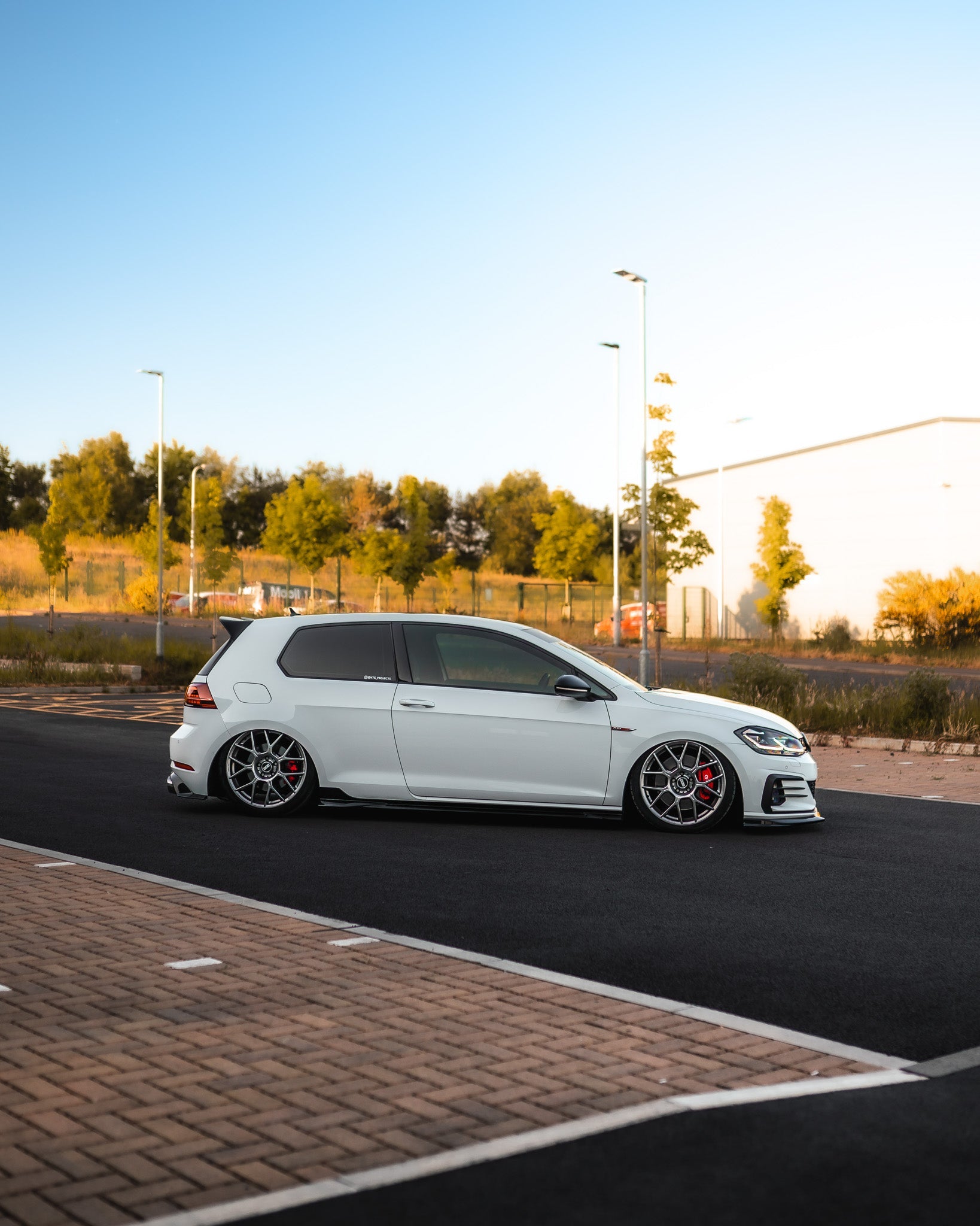 VW Golf R & Golf GTI MK7 / MK7.5 EVO - 1 Gloss Black Side Skirts by ZAERO (2014 - 2020) - AUTOID - Side Skirts & Winglets - Zaero Design