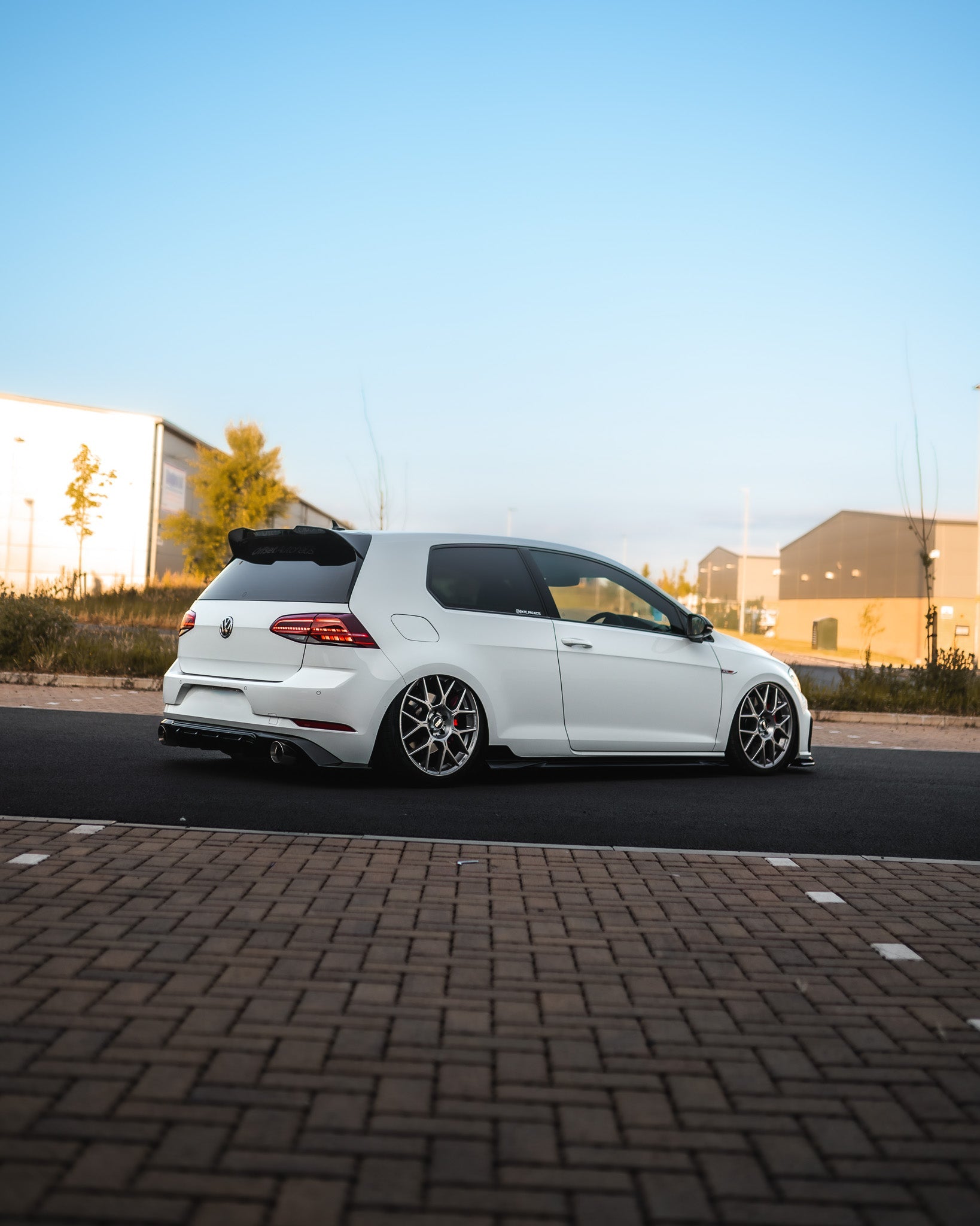 VW Golf R & Golf GTI MK7 / MK7.5 EVO - 1 Gloss Black Side Skirts by ZAERO (2014 - 2020) - AUTOID - Side Skirts & Winglets - Zaero Design